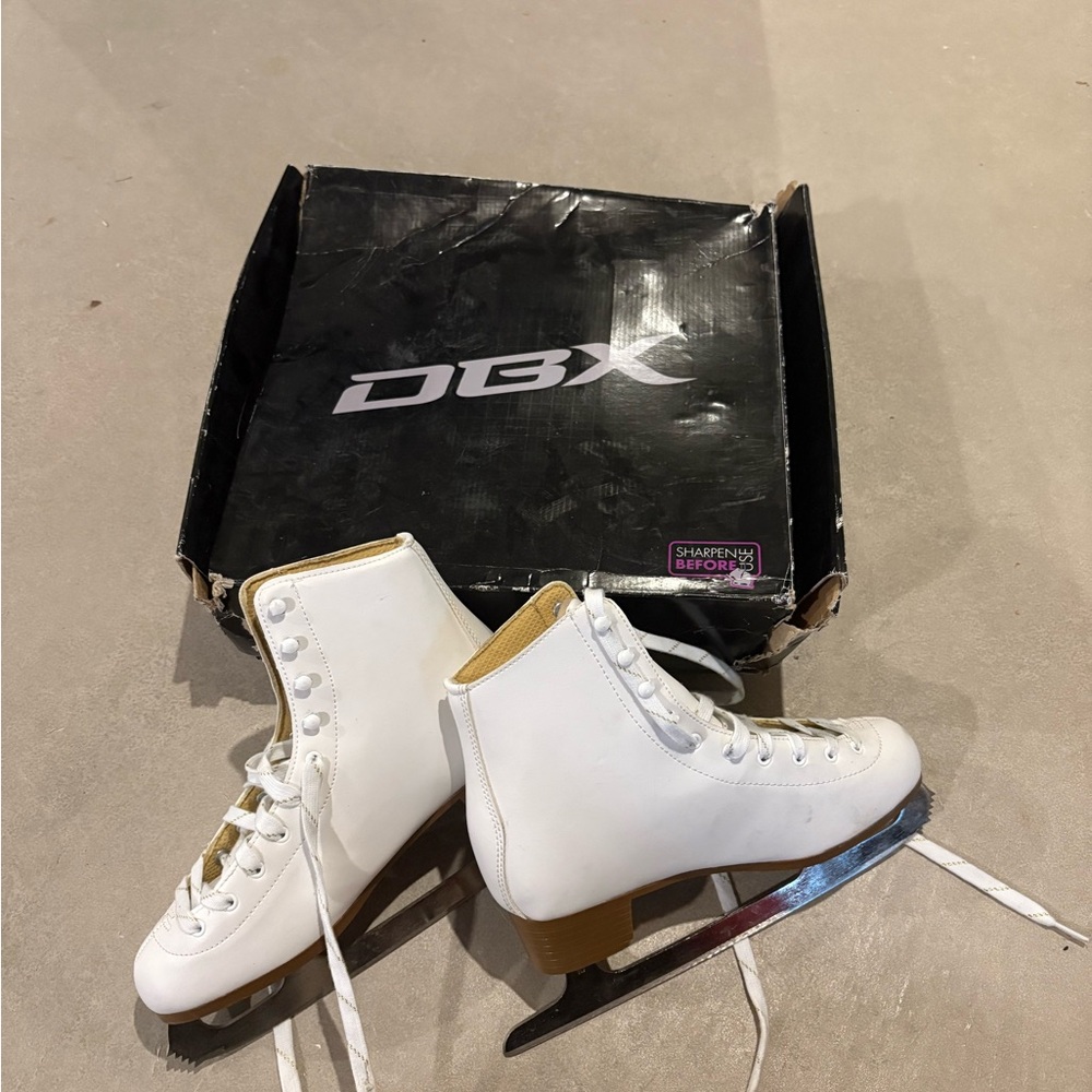 DBX Motion Figure Skates Size 7